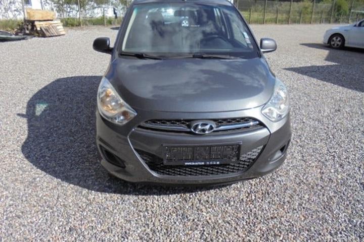 Grå Hyundai i10 fra 2013