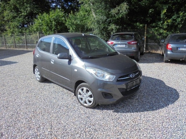 Grå Hyundai i10 fra 2013