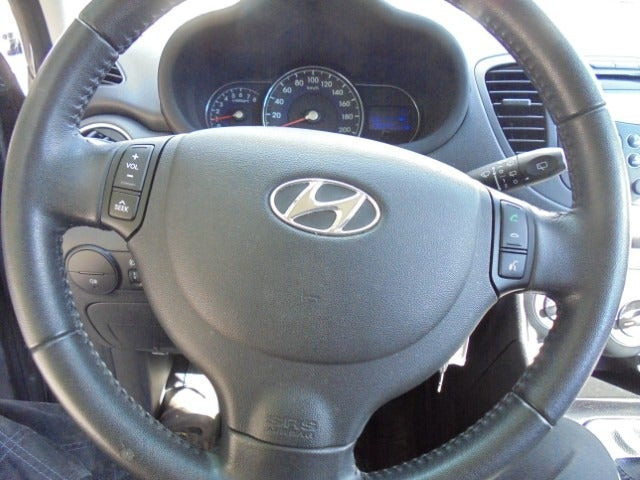 Grå Hyundai i10 fra 2013