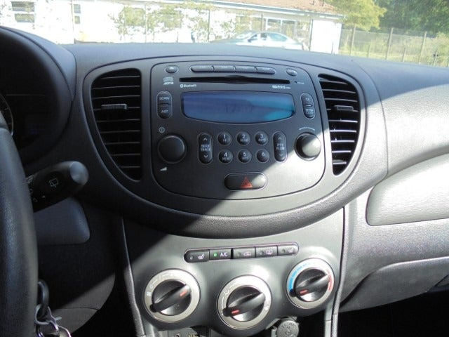 Grå Hyundai i10 fra 2013