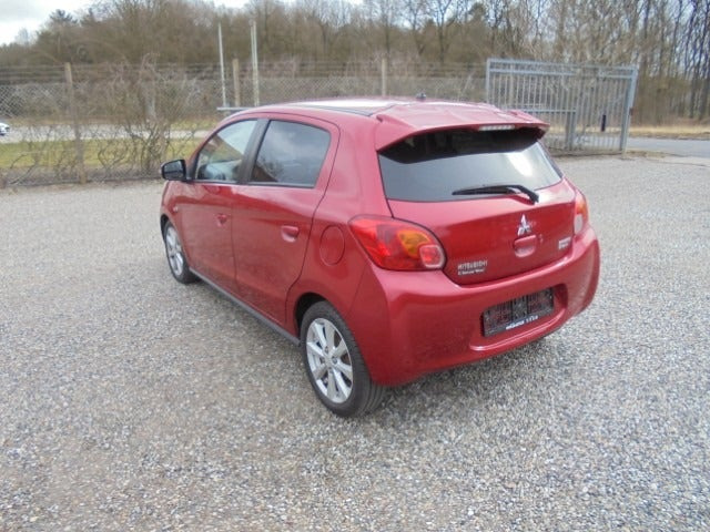 Grå Mitsubishi Space Star fra 2015