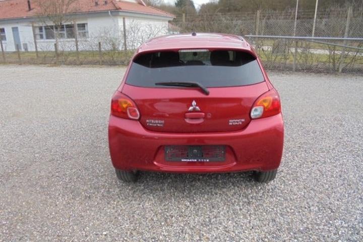 Grå Mitsubishi Space Star fra 2015