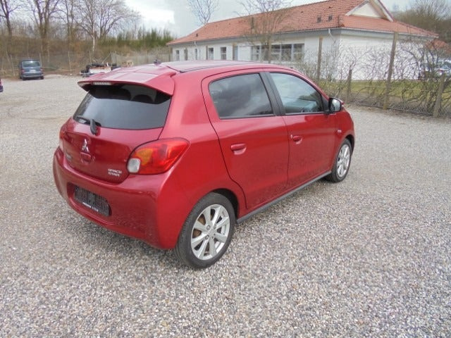 Grå Mitsubishi Space Star fra 2015