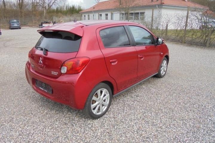 Grå Mitsubishi Space Star fra 2015