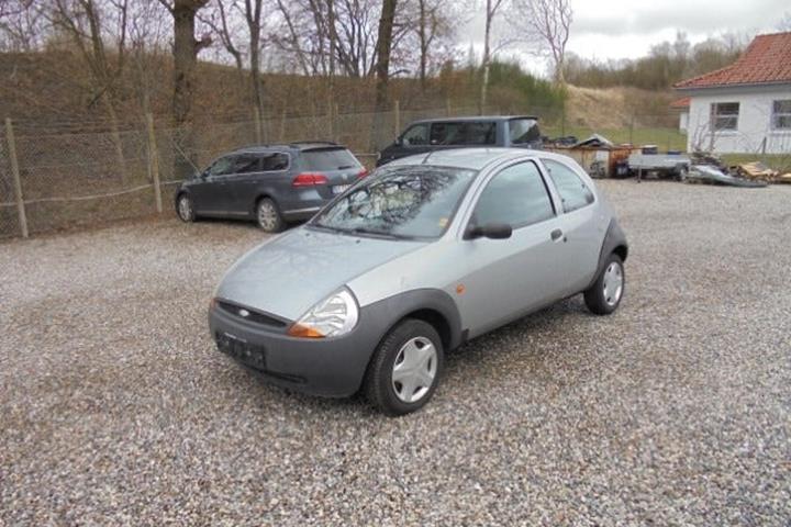 Sølv Ford Ka fra 2004