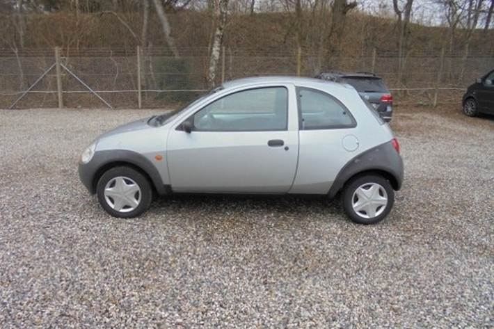 Sølv Ford Ka fra 2004