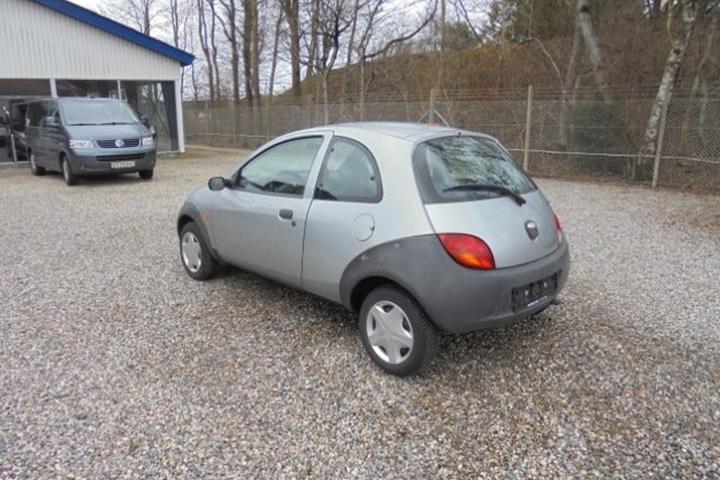 Sølv Ford Ka fra 2004