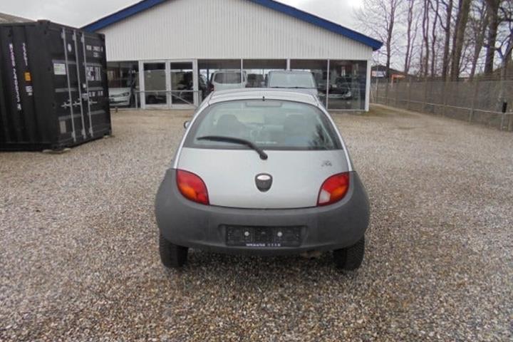 Sølv Ford Ka fra 2004