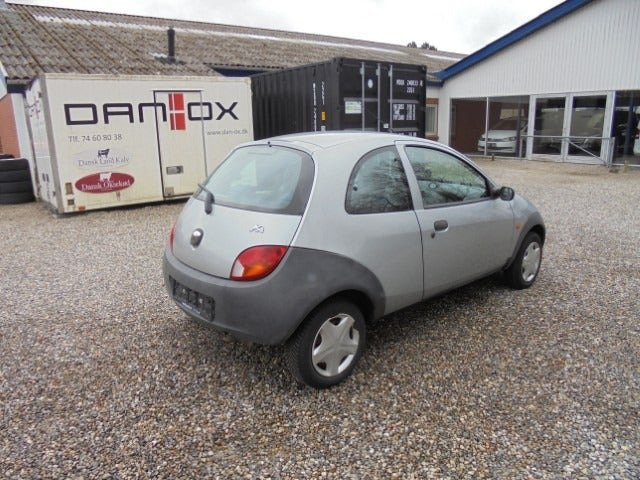 Sølv Ford Ka fra 2004