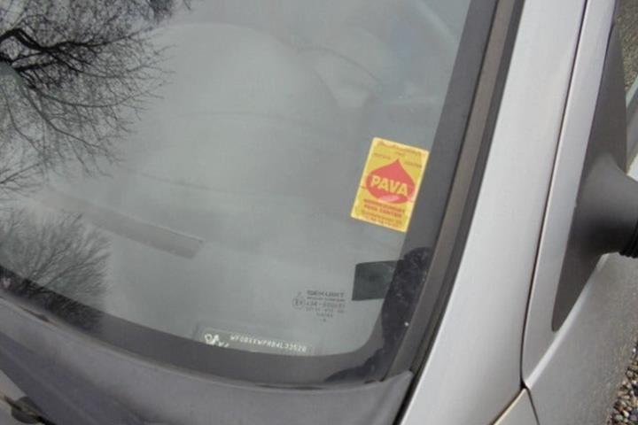 Sølv Ford Ka fra 2004