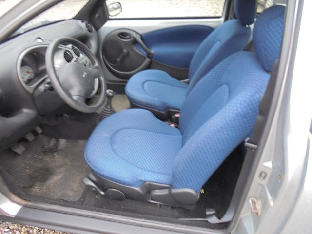 Sølv Ford Ka fra 2004