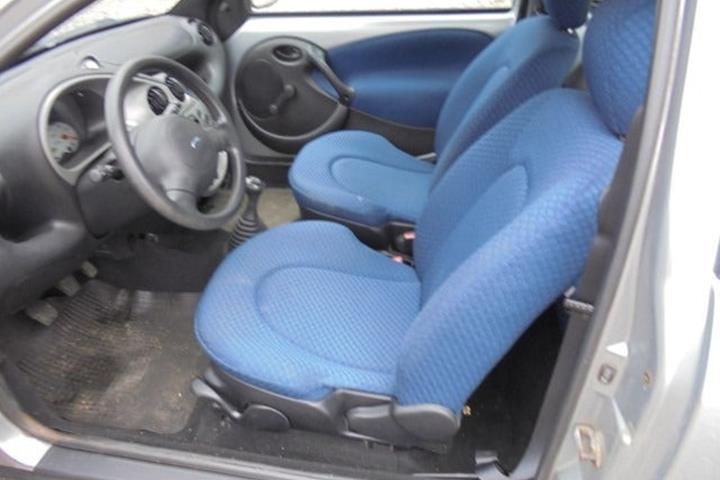 Sølv Ford Ka fra 2004
