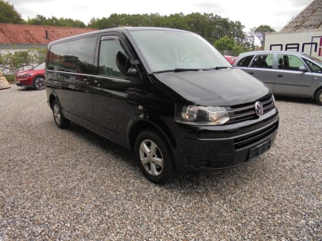Sort VW Caravelle fra 2014