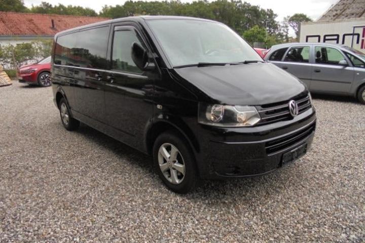 Sort VW Caravelle fra 2014