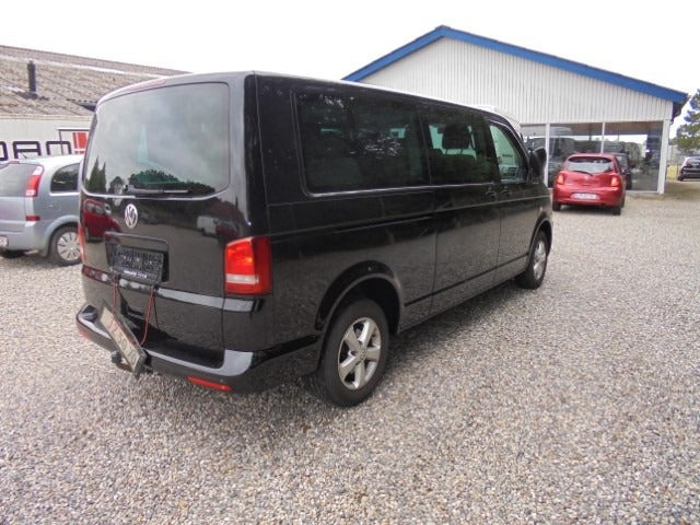 Sort VW Caravelle fra 2014