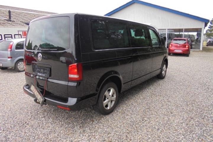Sort VW Caravelle fra 2014