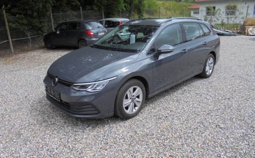 VW Golf VIII 1,5 eTSi 130 Life Variant DSG