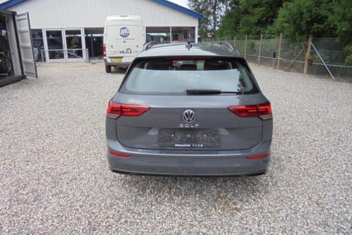 Grå VW Golf VIII fra 2022