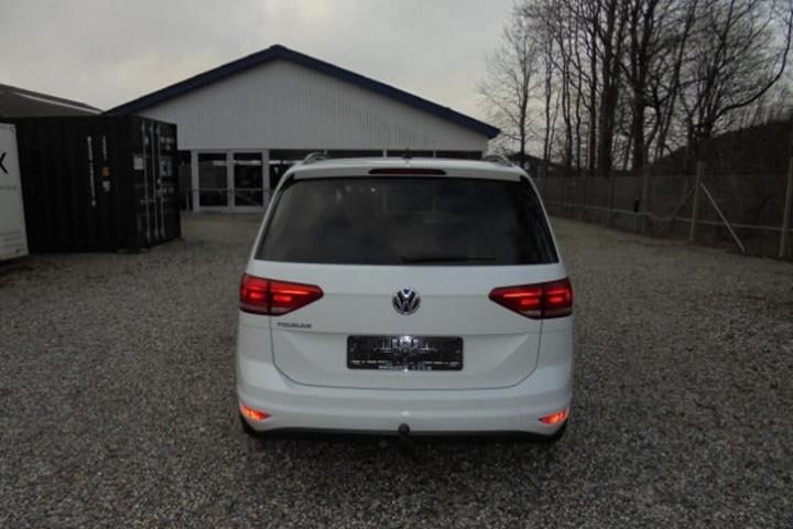 Hvid VW Touran fra 2019