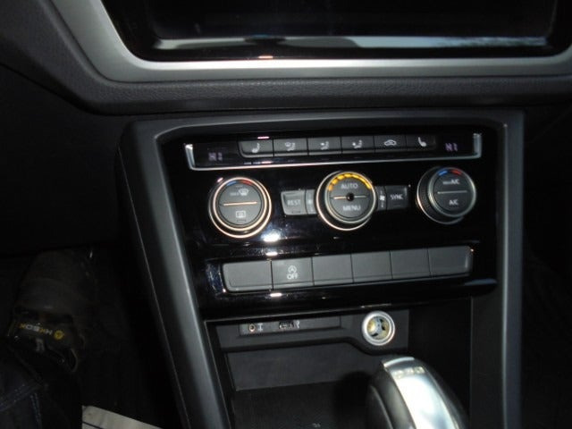 Hvid VW Touran fra 2019