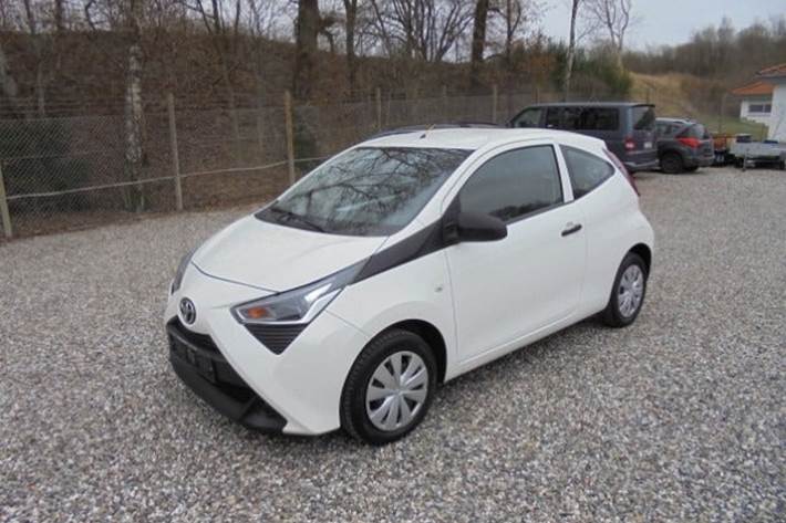 Hvid Toyota Aygo fra 2019