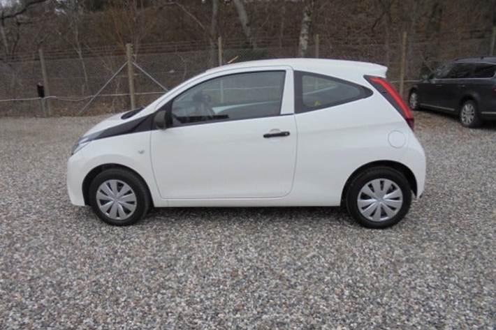 Hvid Toyota Aygo fra 2019