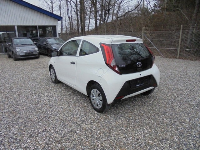 Hvid Toyota Aygo fra 2019