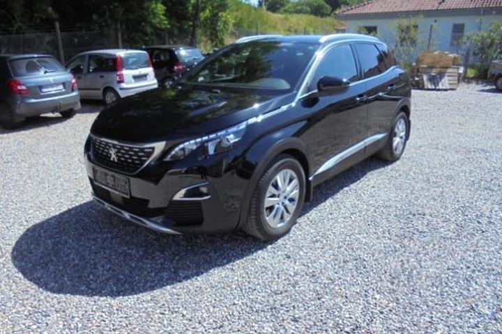 Sort Peugeot 3008 fra 2020 set udefra