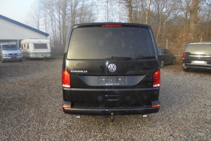 Sort VW Caravelle fra 2022