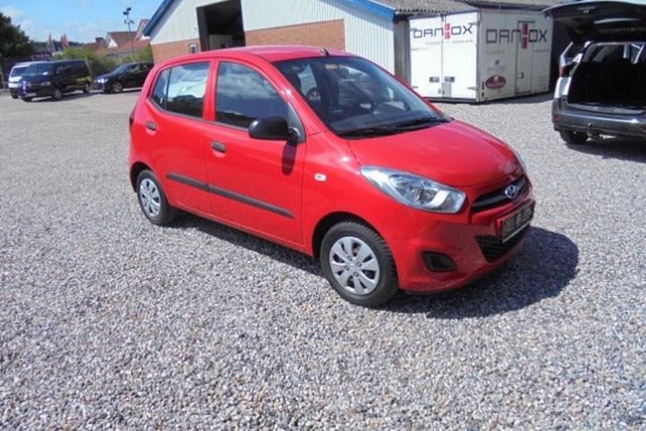 Rød Hyundai i10 fra 2013