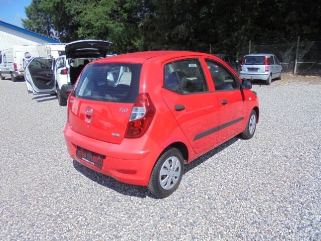 Rød Hyundai i10 fra 2013