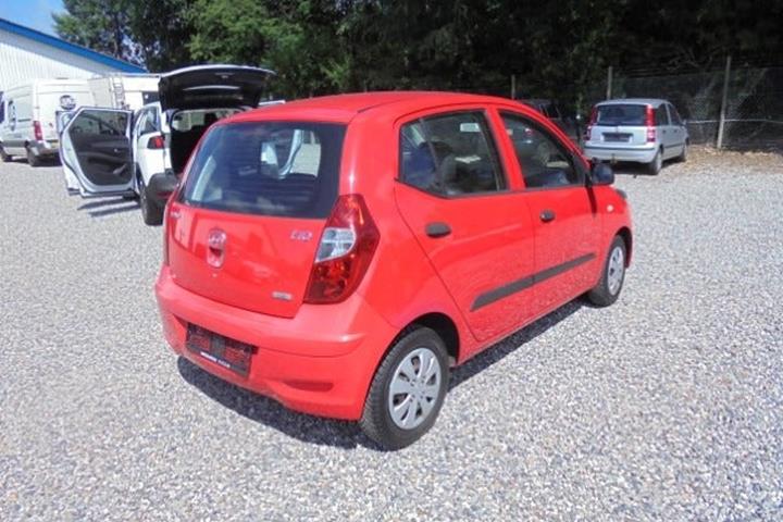 Rød Hyundai i10 fra 2013
