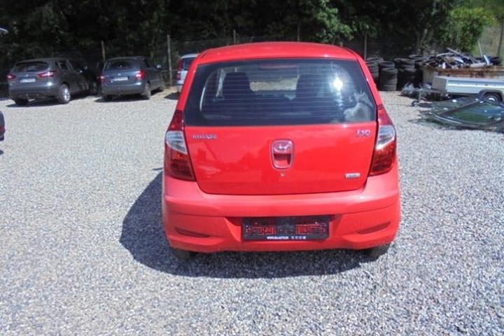Rød Hyundai i10 fra 2013