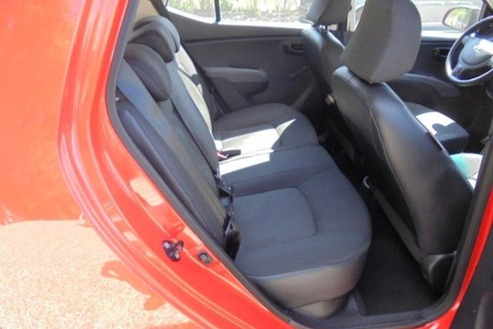 Rød Hyundai i10 fra 2013