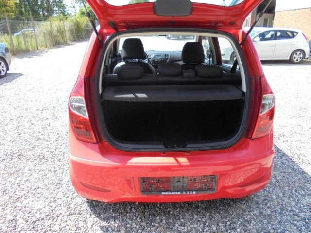 Rød Hyundai i10 fra 2013