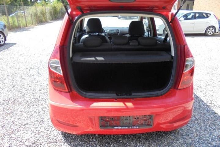 Rød Hyundai i10 fra 2013
