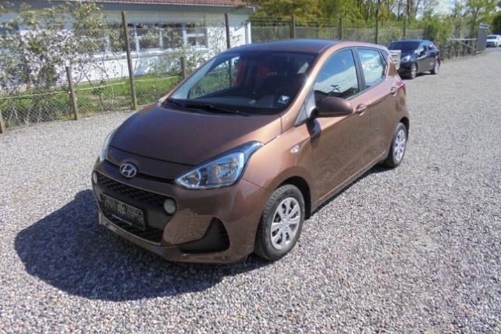 Brun Hyundai i10 fra 2017 set udefra