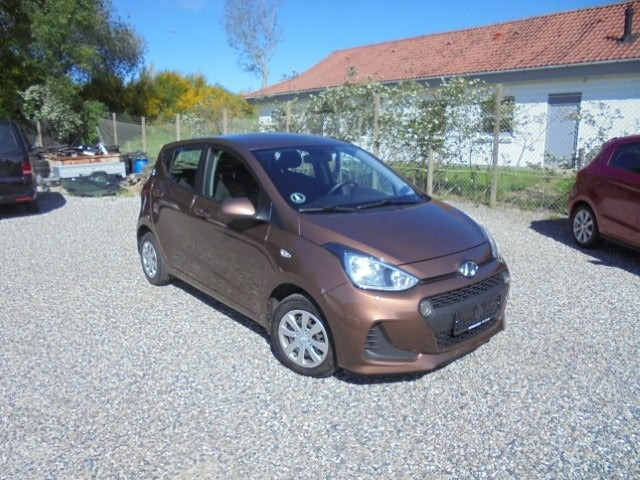 Brun Hyundai i10 fra 2017