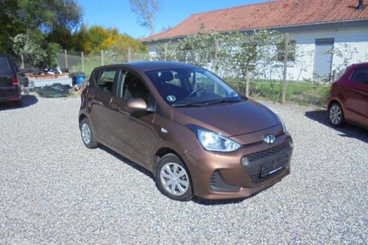 Brun Hyundai i10 fra 2017