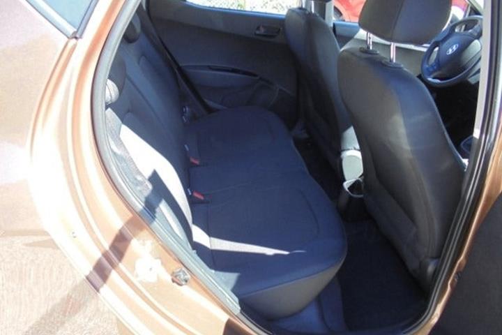 Brun Hyundai i10 fra 2017