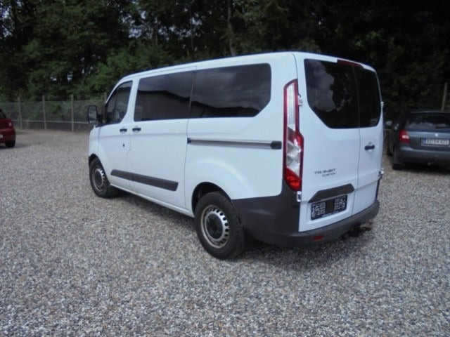 Hvid Ford Transit Custom Kombi 310 L2 fra 2018 set udefra