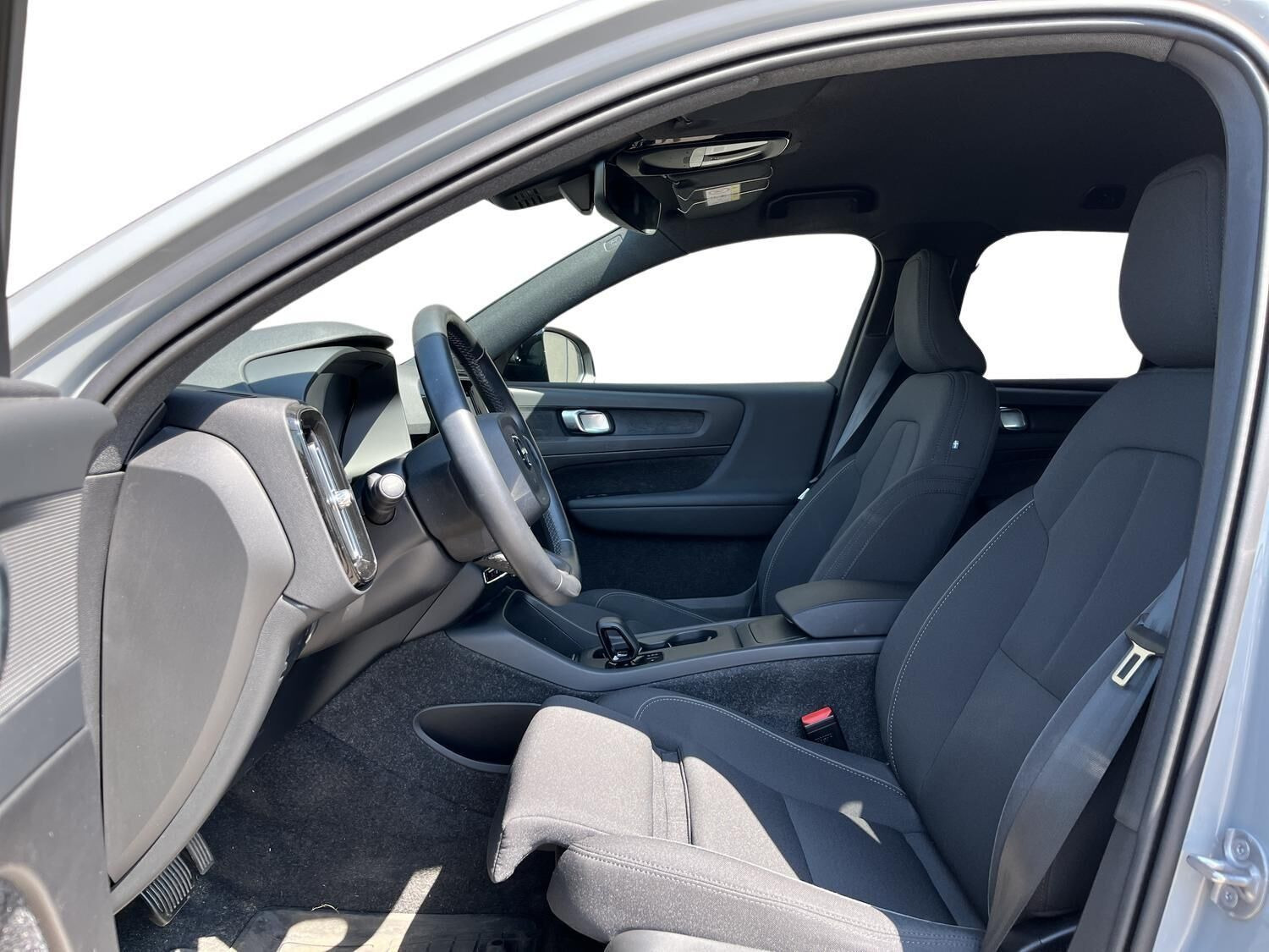 Grå Volvo EX40 fra 2024
