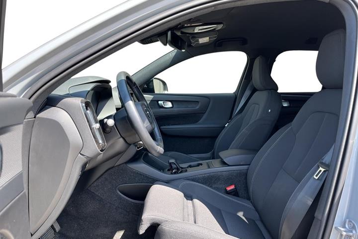 Grå Volvo EX40 fra 2024