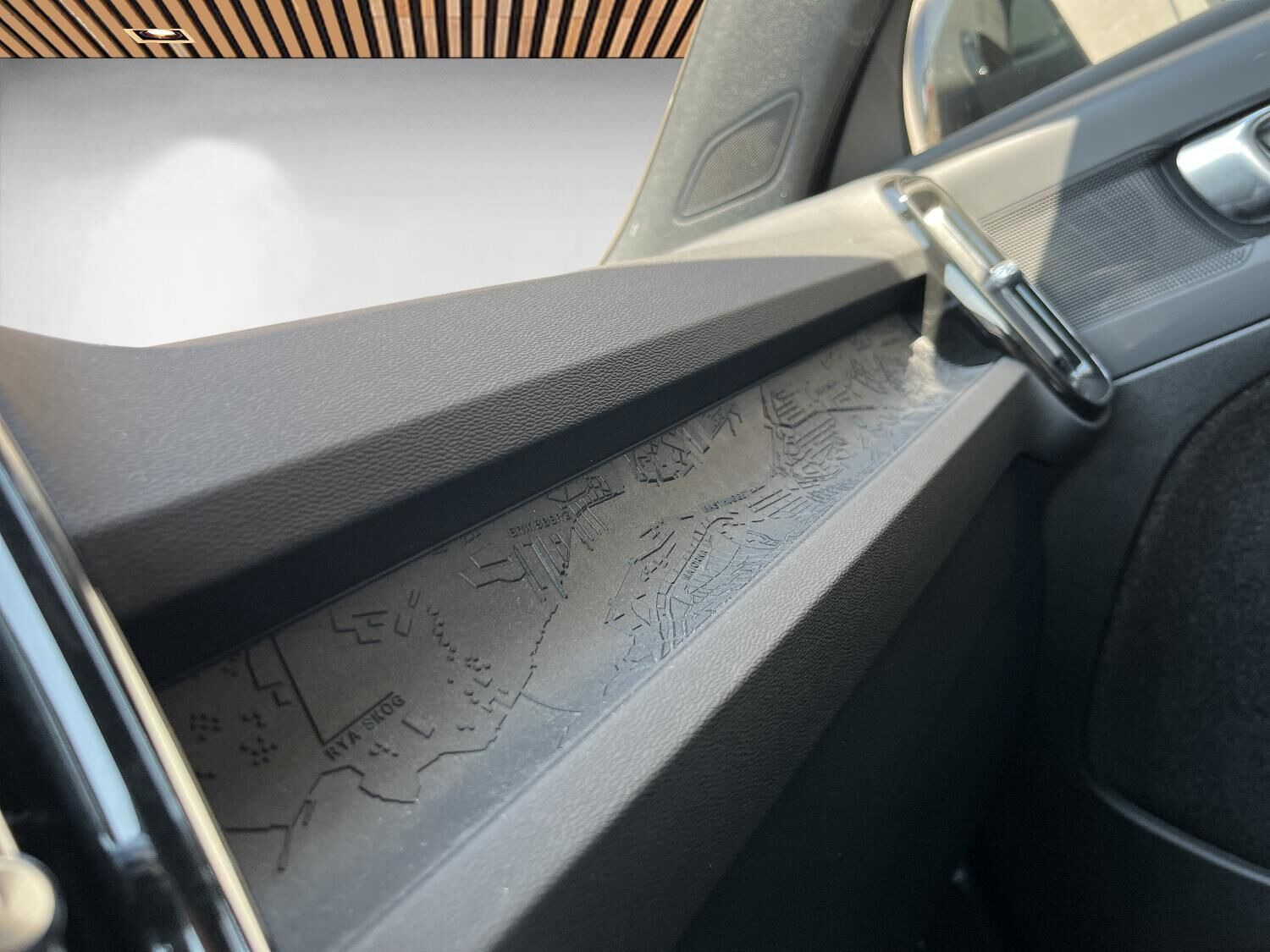 Grå Volvo EX40 fra 2024
