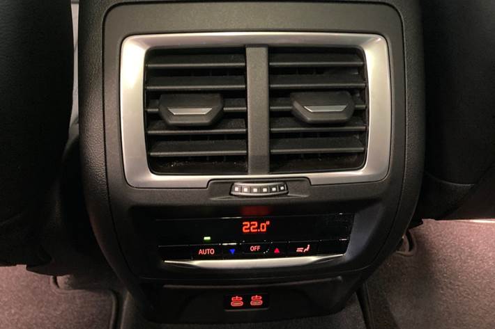 Hvid BMW iX3 fra 2024