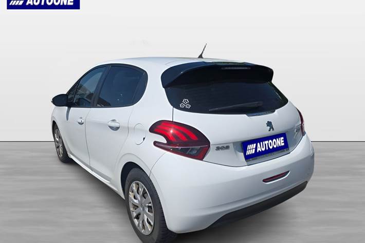 Hvid Peugeot 208 fra 2015