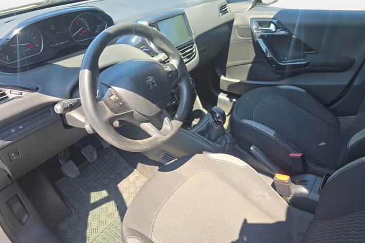 Hvid Peugeot 208 fra 2015