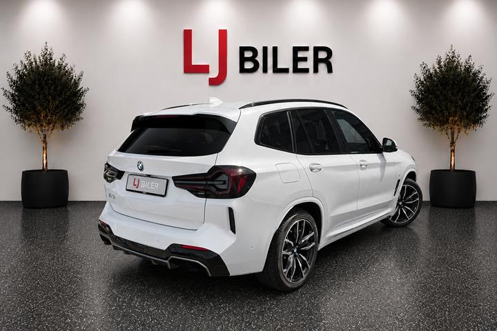 Hvid BMW iX3 fra 2022