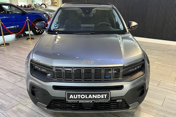 Sølv Jeep Avenger fra 2023