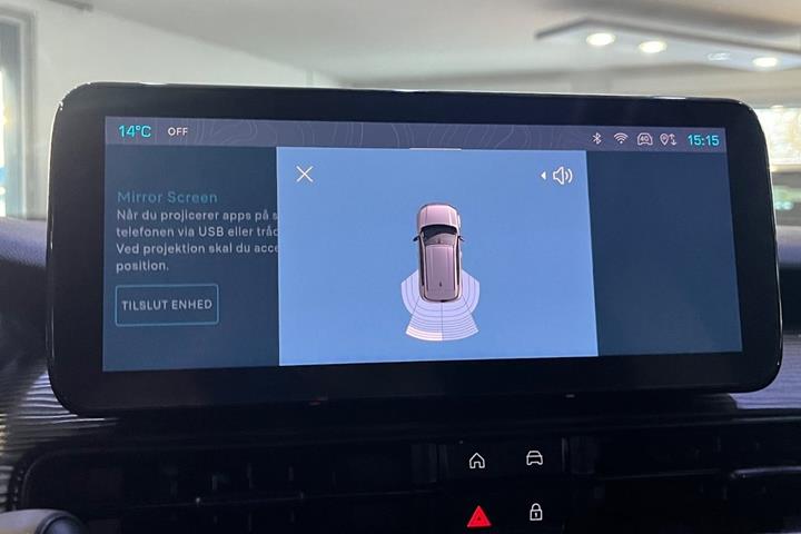 Sølv Jeep Avenger fra 2023